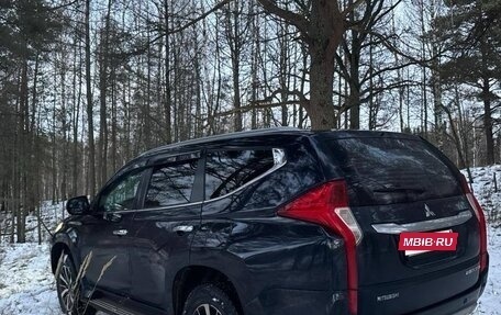 Mitsubishi Pajero Sport III рестайлинг, 2017 год, 2 650 000 рублей, 4 фотография