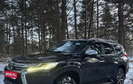 Mitsubishi Pajero Sport III рестайлинг, 2017 год, 2 650 000 рублей, 3 фотография