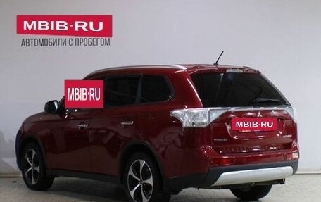 Mitsubishi Outlander III рестайлинг 3, 2014 год, 1 529 000 рублей, 4 фотография