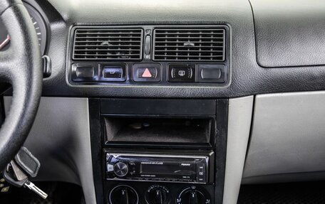 Volkswagen Golf IV, 2001 год, 389 000 рублей, 24 фотография