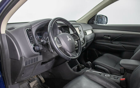 Mitsubishi Outlander III рестайлинг 3, 2014 год, 1 441 000 рублей, 10 фотография
