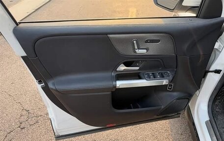 Mercedes-Benz GLB, 2021 год, 2 400 000 рублей, 9 фотография