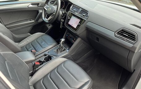 Volkswagen Tiguan II, 2022 год, 3 200 000 рублей, 14 фотография