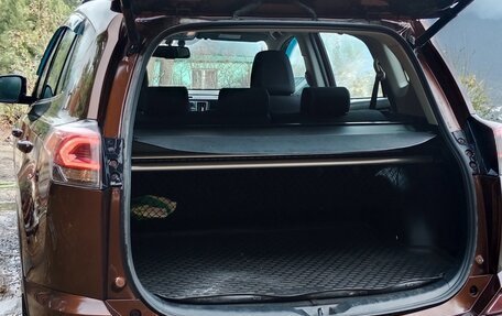 Toyota RAV4, 2017 год, 1 950 000 рублей, 10 фотография