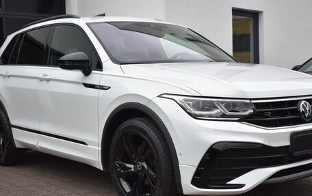 Volkswagen Tiguan II, 2022 год, 3 900 000 рублей, 5 фотография