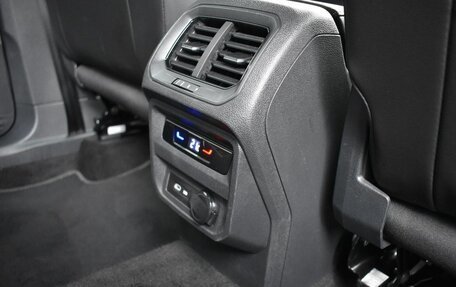 Volkswagen Tiguan II, 2022 год, 3 900 000 рублей, 16 фотография