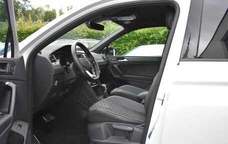 Volkswagen Tiguan II, 2022 год, 3 900 000 рублей, 13 фотография