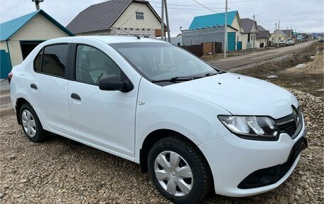 Renault Logan II, 2017 год, 700 000 рублей, 5 фотография