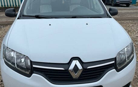 Renault Logan II, 2017 год, 700 000 рублей, 3 фотография