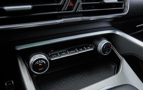 Geely Coolray I, 2023 год, 2 120 000 рублей, 16 фотография