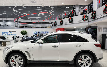 Infiniti QX70, 2014 год, 2 395 000 рублей, 10 фотография