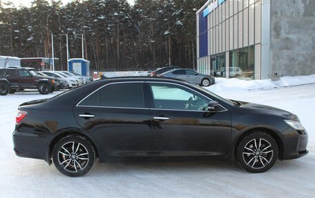 Toyota Camry, 2017 год, 1 980 000 рублей, 4 фотография