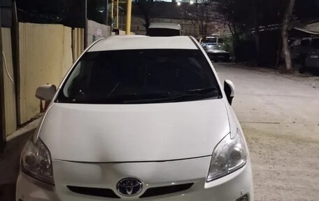 Toyota Prius, 2012 год, 970 000 рублей, 2 фотография