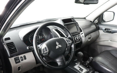 Mitsubishi Pajero Sport II рестайлинг, 2014 год, 2 000 007 рублей, 5 фотография