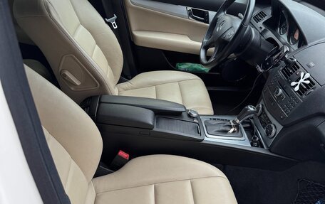 Mercedes-Benz C-Класс, 2010 год, 1 600 000 рублей, 10 фотография