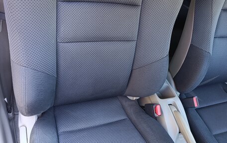 Honda Insight II рестайлинг, 2009 год, 920 000 рублей, 11 фотография