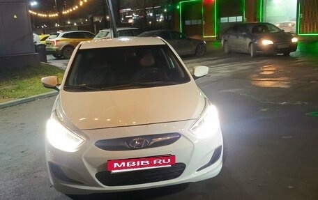 Hyundai Solaris II рестайлинг, 2011 год, 550 000 рублей, 2 фотография
