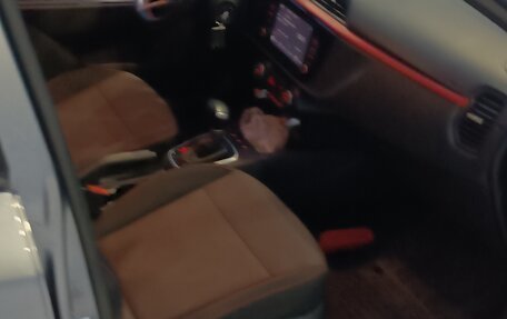 KIA Rio IV, 2020 год, 1 800 000 рублей, 4 фотография