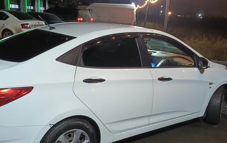 Hyundai Solaris II рестайлинг, 2011 год, 550 000 рублей, 7 фотография