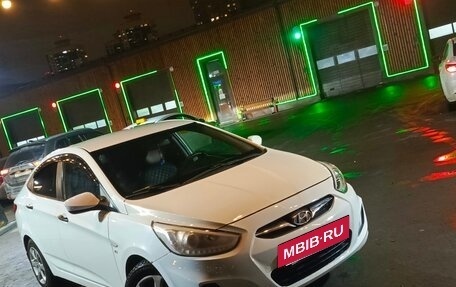 Hyundai Solaris II рестайлинг, 2011 год, 550 000 рублей, 10 фотография