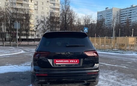 Volkswagen Tiguan II, 2018 год, 3 150 000 рублей, 3 фотография