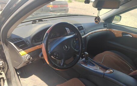 Mercedes-Benz E-Класс, 2006 год, 700 000 рублей, 3 фотография