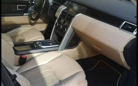 Land Rover Discovery Sport I рестайлинг, 2017 год, 2 650 000 рублей, 5 фотография