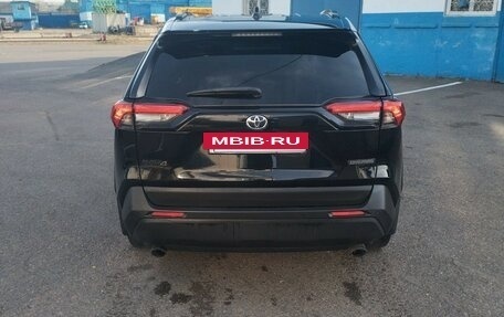 Toyota RAV4, 2020 год, 3 270 000 рублей, 7 фотография