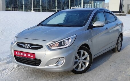 Hyundai Solaris II рестайлинг, 2013 год, 900 000 рублей, 6 фотография