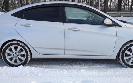 Hyundai Solaris II рестайлинг, 2013 год, 900 000 рублей, 9 фотография