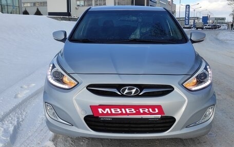 Hyundai Solaris II рестайлинг, 2013 год, 900 000 рублей, 8 фотография