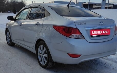 Hyundai Solaris II рестайлинг, 2013 год, 900 000 рублей, 12 фотография