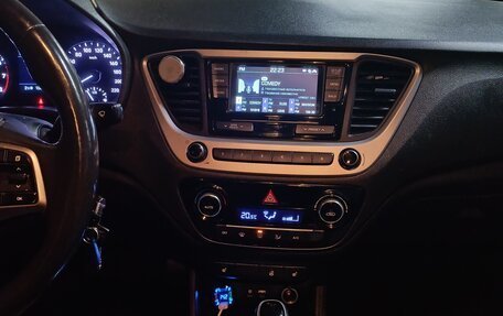 Hyundai Solaris II рестайлинг, 2018 год, 1 049 000 рублей, 15 фотография