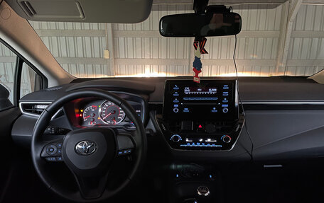 Toyota Corolla, 2021 год, 2 300 000 рублей, 3 фотография