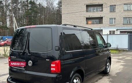 Volkswagen Caravelle T6 рестайлинг, 2015 год, 2 700 000 рублей, 5 фотография