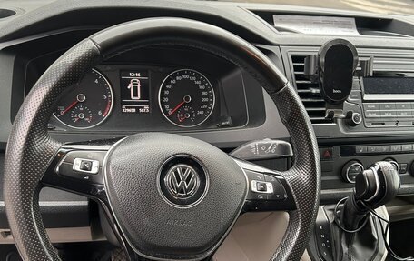 Volkswagen Caravelle T6 рестайлинг, 2015 год, 2 700 000 рублей, 16 фотография