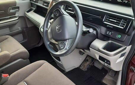 Honda Stepwgn IV, 2016 год, 1 790 000 рублей, 10 фотография