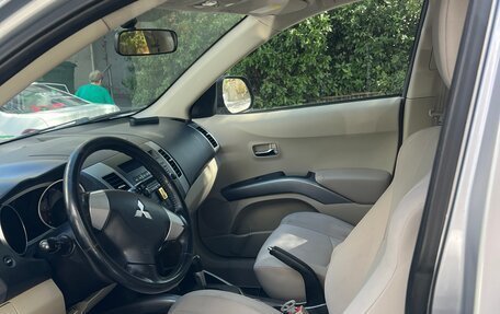 Mitsubishi Outlander III рестайлинг 3, 2008 год, 1 200 000 рублей, 2 фотография