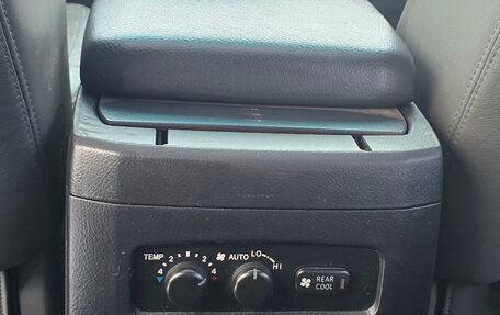 Toyota Land Cruiser Prado 120 рестайлинг, 2003 год, 1 549 000 рублей, 7 фотография