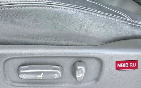 Toyota Land Cruiser Prado 120 рестайлинг, 2003 год, 1 549 000 рублей, 12 фотография