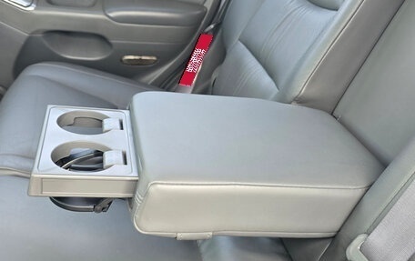 Toyota Land Cruiser Prado 120 рестайлинг, 2003 год, 1 549 000 рублей, 18 фотография