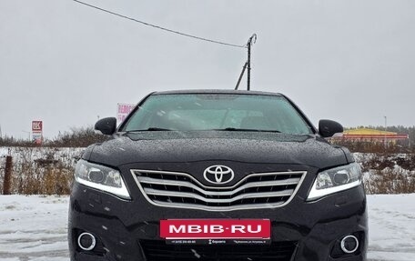 Toyota Camry, 2010 год, 1 050 000 рублей, 2 фотография