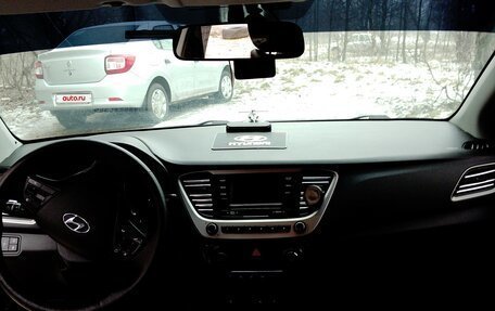 Hyundai Solaris II рестайлинг, 2017 год, 1 100 000 рублей, 8 фотография