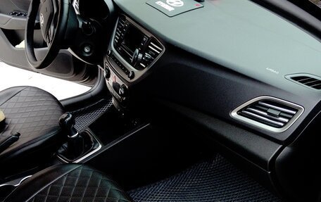 Hyundai Solaris II рестайлинг, 2017 год, 1 100 000 рублей, 11 фотография