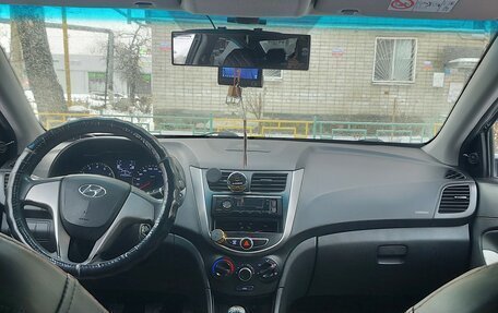Hyundai Solaris II рестайлинг, 2015 год, 540 000 рублей, 5 фотография