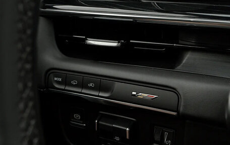 Cadillac Escalade V, 2022 год, 15 000 000 рублей, 11 фотография