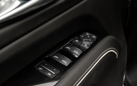 Cadillac Escalade V, 2022 год, 15 000 000 рублей, 9 фотография