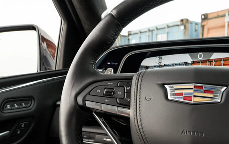 Cadillac Escalade V, 2022 год, 15 000 000 рублей, 16 фотография