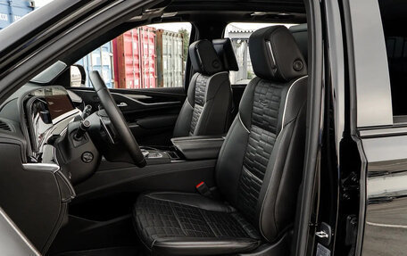 Cadillac Escalade V, 2022 год, 15 000 000 рублей, 25 фотография