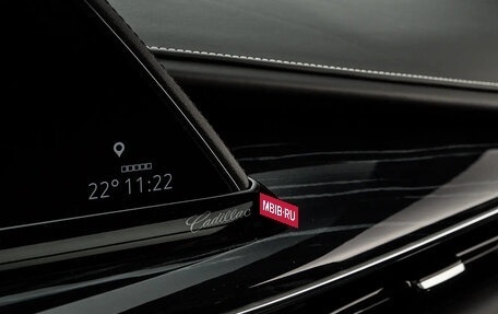Cadillac Escalade V, 2022 год, 15 000 000 рублей, 19 фотография